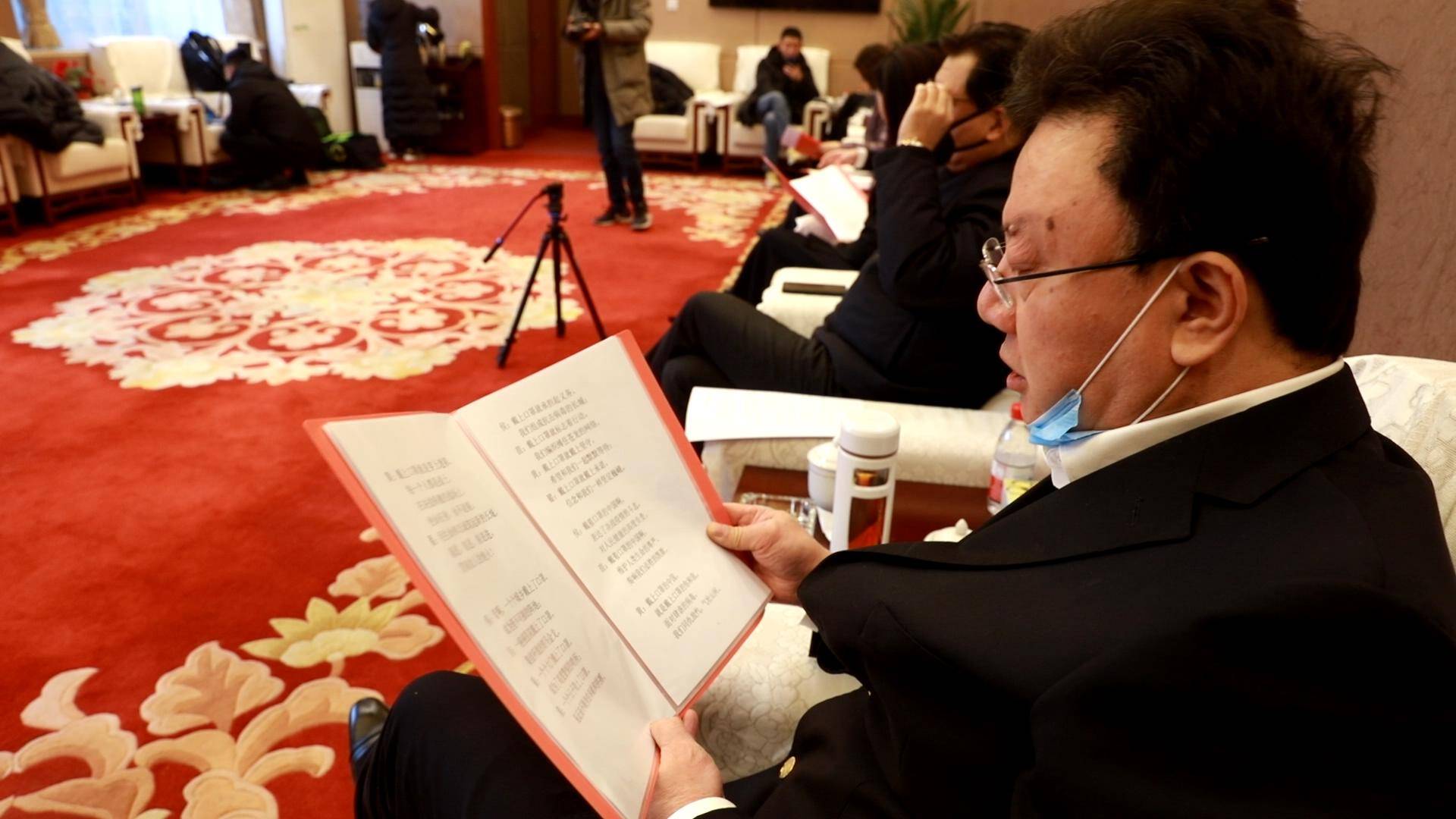 游体育官网-包含法兰克福迎葡超关键赛，赛前调整名单，引发热议，医务组通报恢复的词条
